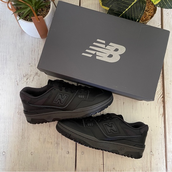New Balance 550 Black - Picture 2 of 10